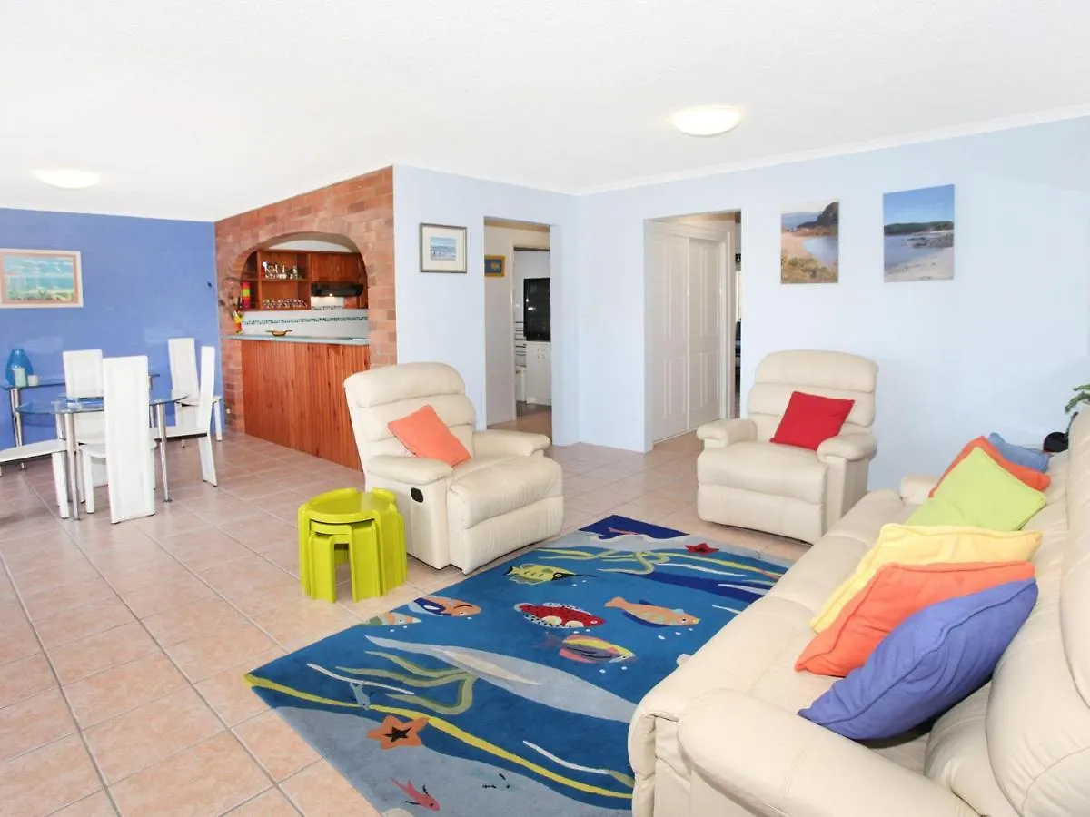 Courtney Cove 1 Comfortable Two Bedroom Apartment On Mooloolaba Canal Австралия