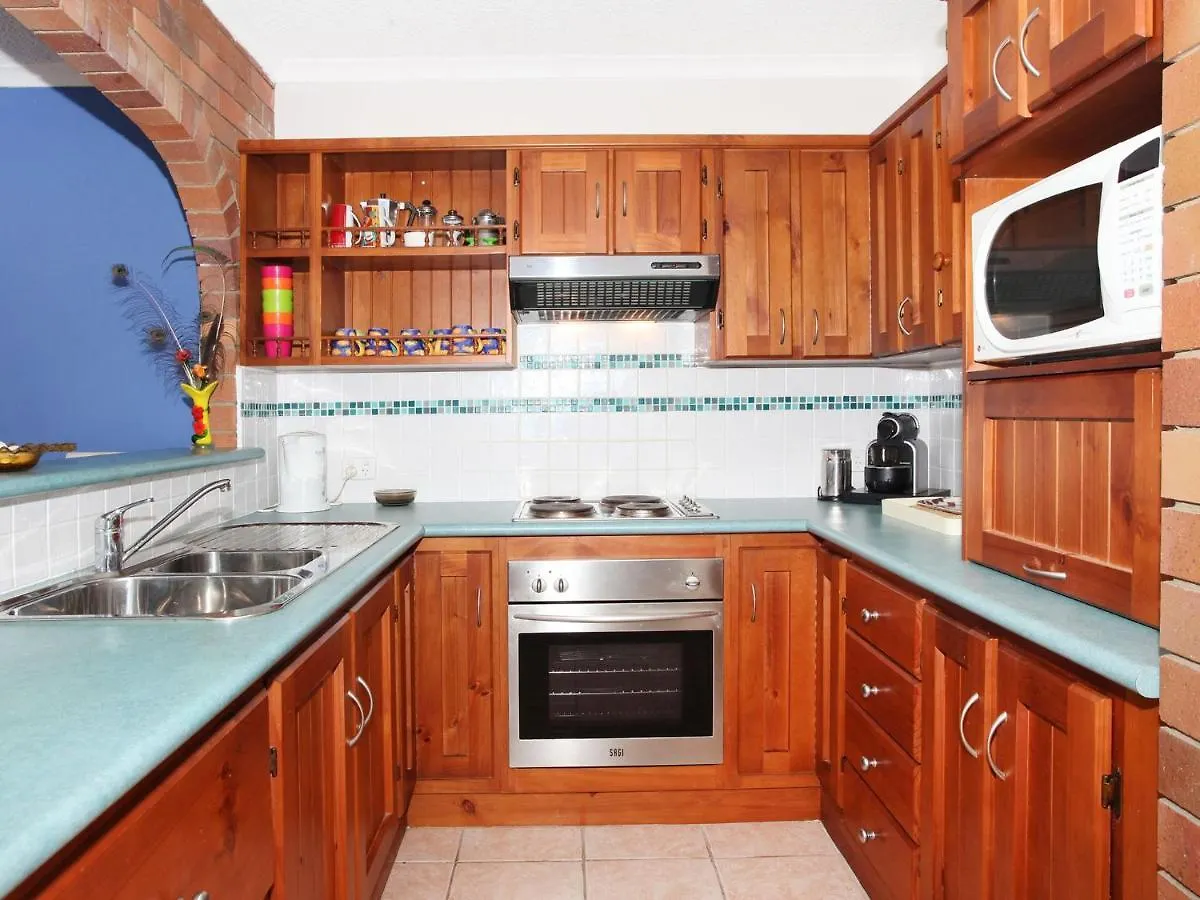 Courtney Cove 1 Comfortable Two Bedroom Apartment On Mooloolaba Canal 0*,  Австралия
